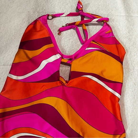 NWT TRINA TURK VIVID VISTA LAYERED HIGH LEG MALLIOT - Picture 7 of 12